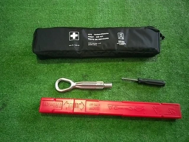BMW Serie 5 2013 DBA-XG20 Kit attrezzi [usato] [PA55852294]