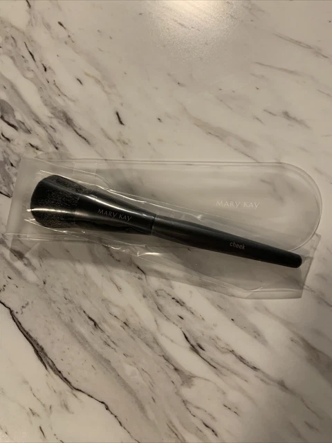 Mary Kay Cheek Makeup Brush New in Plastic Sleeve - Foundation, Blush Mary Kay Cheek Makeup Brush New in Plastic Sleeve - Foundation, Blush