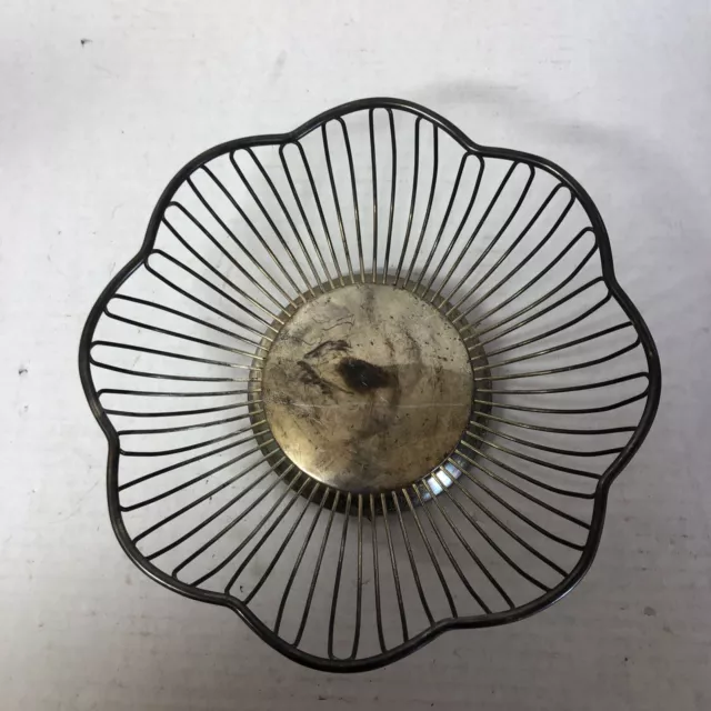 Vintage Silver Plated Bread-Fruit Basket Round Scalloped International Silver