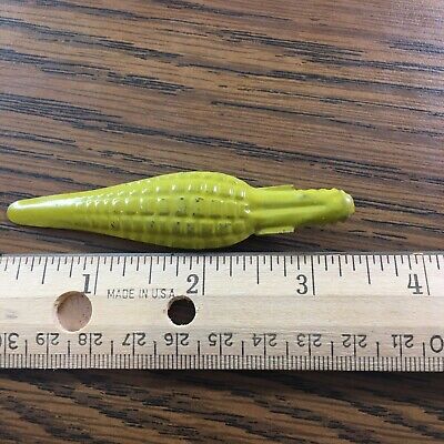 Vintage Tin Litho Alligator Clicker Toy Noise Maker Japan Yellow