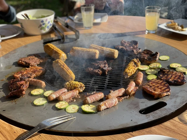 Grilltisch Grill Esstisch Eiche massiv 160 cm Holzkohle Grillplatte rund Smoker 5