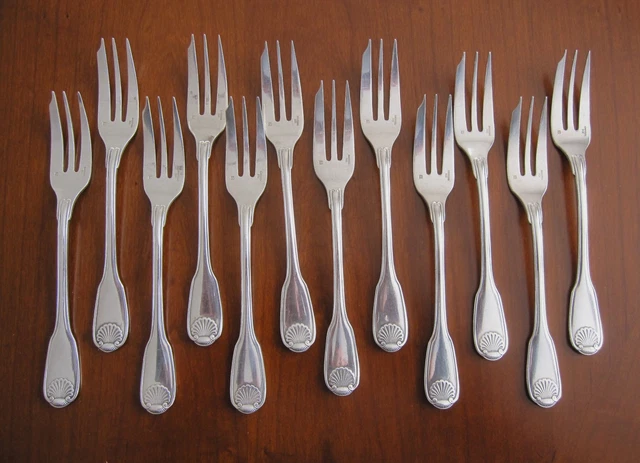 12 fourchettes à gateaux métal argenté orfèvre Christofle modèle