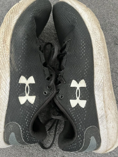 Scarpe da ginnastica Under Armour taglia 8 usate