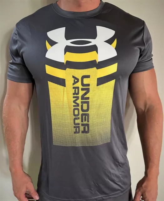 New With Tags UA Under Armour Men's Arrow Logo Tee Top Athletic Muscle Gym Shirt