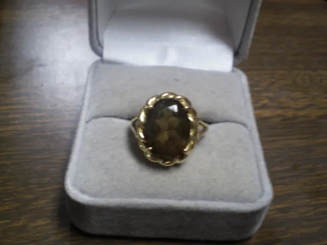 14K Yellow Gold Ladies Smoky Topaz Solitaire Ring       4.3 grams