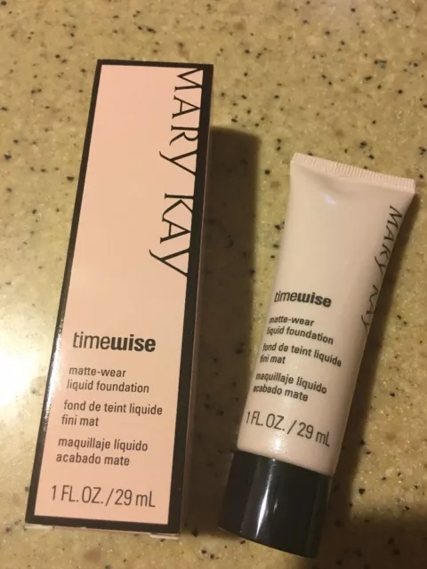Mary Kay TimeWise Matte Wear Foundation Ivory 5 Combination to Oily 1 oz NIB! 💖