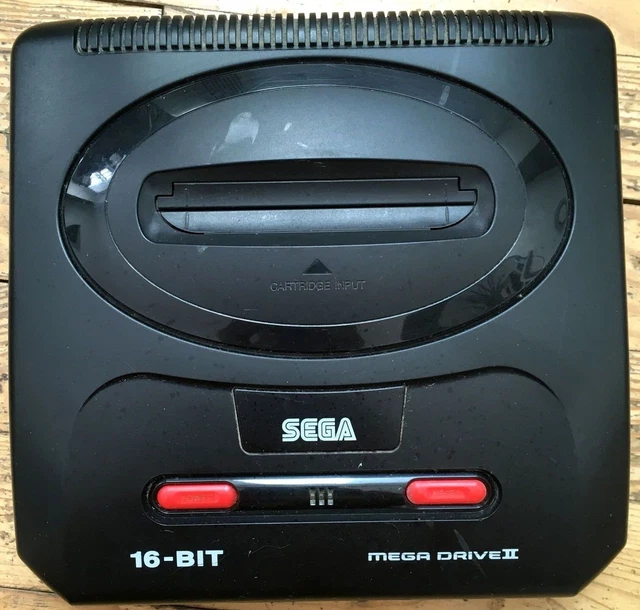 Console Sega Megadrive 2 Avec Jeux Et 3 Manettes - Occasion - Noir