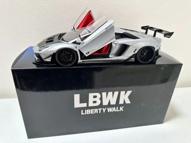 1/18 LIBERTY WALK LB WORKS LAMBORGHINI AVENTADOR - Autoart