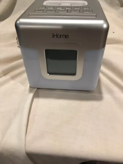 iHome LED Color Changing Dual Alarm Clock Speaker System for Ipod/iphone IP18W