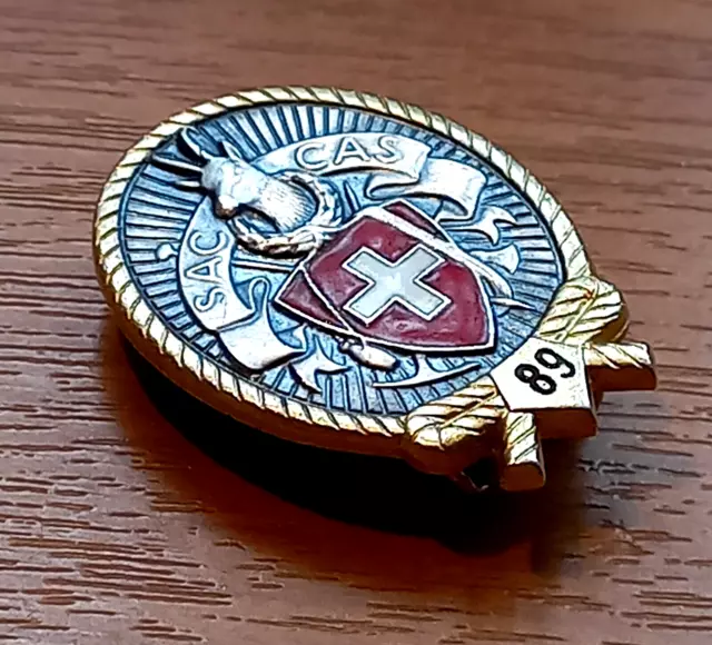 Vintage Honor Swiss Alpine Club SAC CAS Enamel Badge 1989. 3