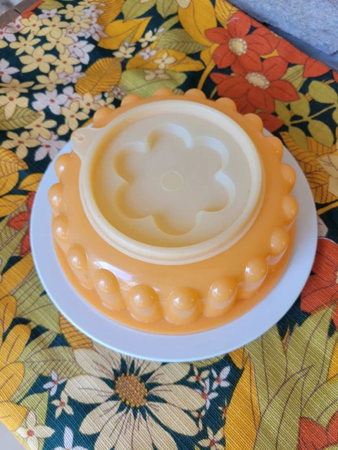 PETIT MOULE À charlotte tupperware,bon état EUR 8,00 - FR