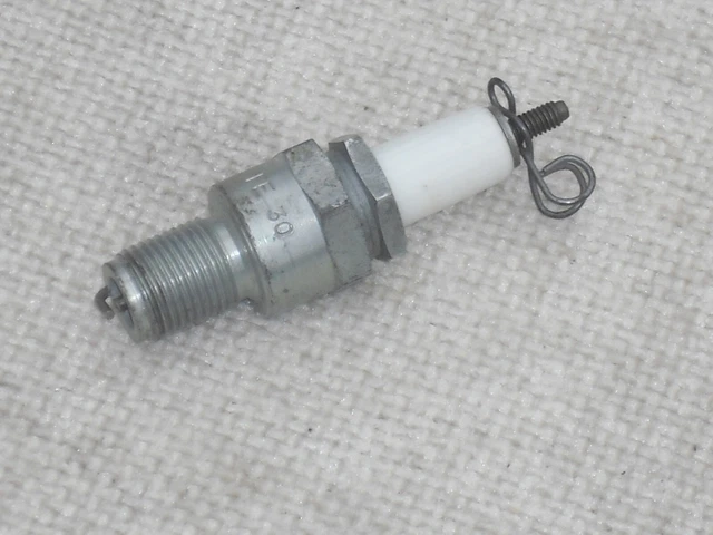 NUOVO (NOS) VINTAGE FE30 K.L.G. SPINA SCINTILLANTE - Tipo staccabile