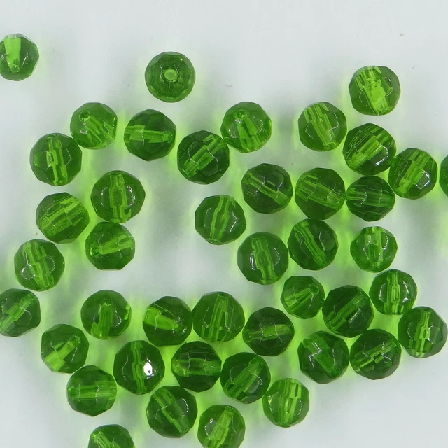 F6 19 *** 30 perles en verre de Bohême à facettes 6 mm VERT OLIVINE