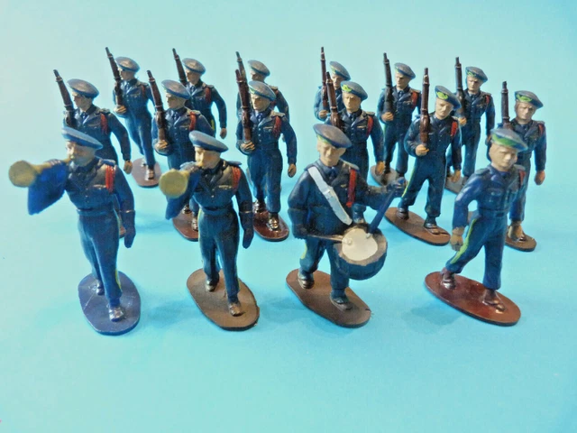 QUIRALU / MILITAIRES / Beau Lot De 3 Soldats Des Chasseurs Au Defile EUR 26,00 - FR