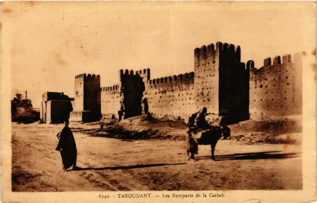 CPA AK TAROUDANT Les Remparts de la Casbah MAROC (796983)