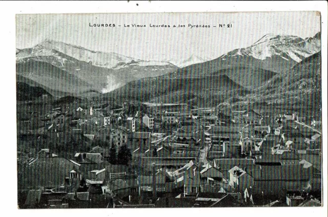 CPA Carte Postale-France- Lourdes- Le vieux Lourdes et les Pyrénées VM24686c