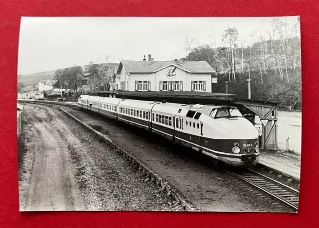 DDR Eisenbahn Foto 1981 KARLEX DR BR 175 010-8 am Bahnhof Bad Elster   ( 129733