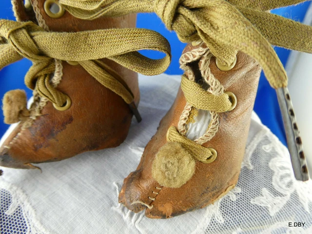 PAIRE DE CHAUSSURES BOTTINES  époque XIXé pour POUPEE /  sans semelles   / n°11 3