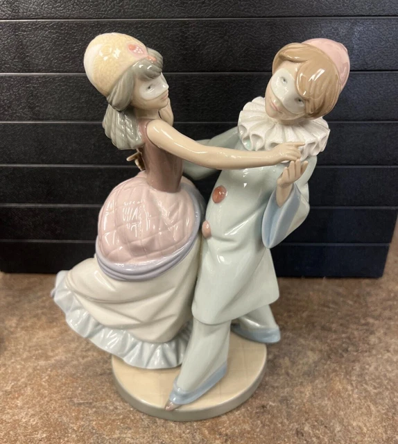 Lladro Masquerade Ball 9 Inch Tall Figurine 5452 _Masked Boy & Girl Dancing Lladro Masquerade Ball 9 Inch Tall Figurine 5452 _Masked Boy & Girl Dancing