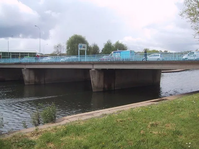 Photo 6x4 Modern roadbridge over the River Exe Exeter  c2009