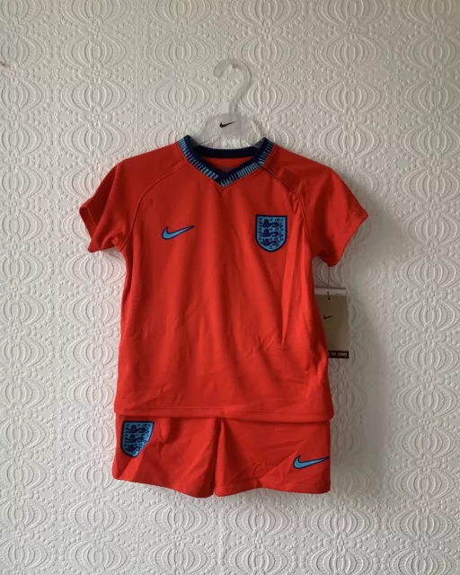 NIKE BOYS ENGLAND Away Football Kit Shorts Shirt Size L 147