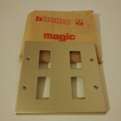 Bticino PLACCA 1 POSTO COLORE ARGENTO PER SUPPORTO TASTI LUCE BTICINO MAGIC. 