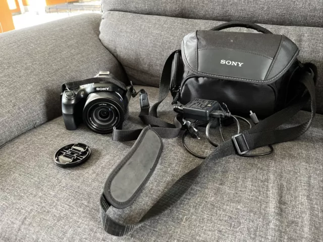 Sony Cybershot DSC-HX400V, 20,4 MP, 50x Zoom Optique, Wi-Fi, Noir très bon état