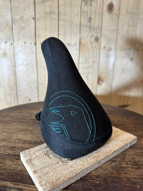 Shadow Conspiracy ""Crow Logo"" maßgeschneiderter 1-teiliger BMX-Sitz und Sitzstütze - schwarz/blau