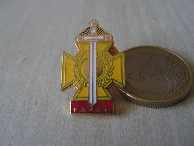 Pin's/insigne de CRS numéros 9 - Broches - Pin's (11471970