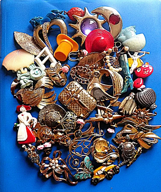 Important lot d'anciens bijoux fantaisie - Montres & Bijoux