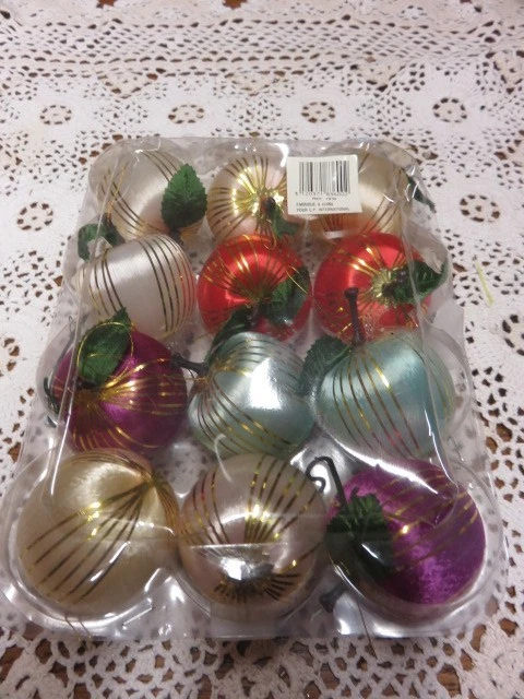 Boules De Noël Vintage En Fil Coloré Avec Effet Neige - Anciennes, Multicolores - Occasion