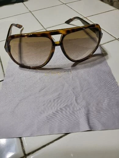 Gucci Sunglasses (Unisex) Model: GG 1622