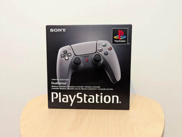 Manette de jeu sans fil DualSense® – Édition limitée 30e anniversaire Manette de jeu sans fil DualSense® – Édition limitée 30e anniversaire