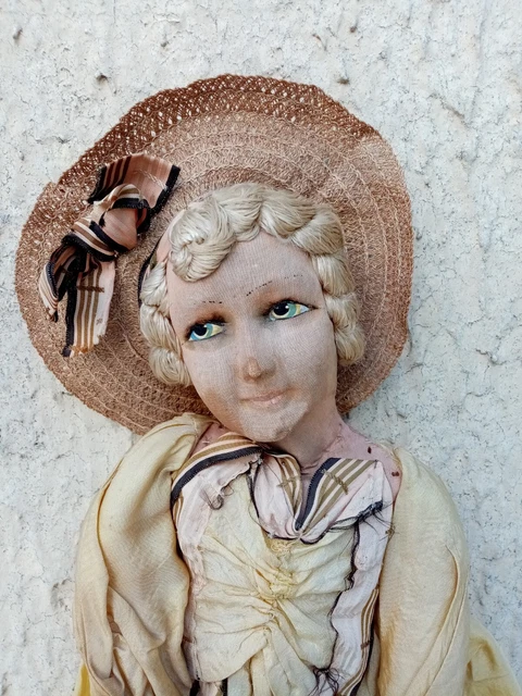POUPEE ANCIENNE A RESTAURER OU POUR LES PIECES DETACHEES complète