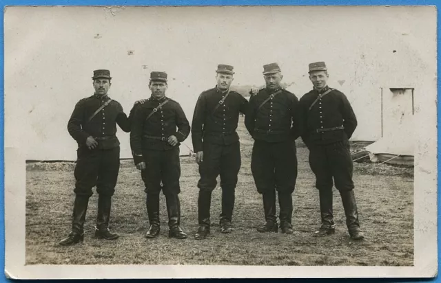 CPA PHOTO: Soldats du 4° Régiment de Cuirassiers / mars 1914