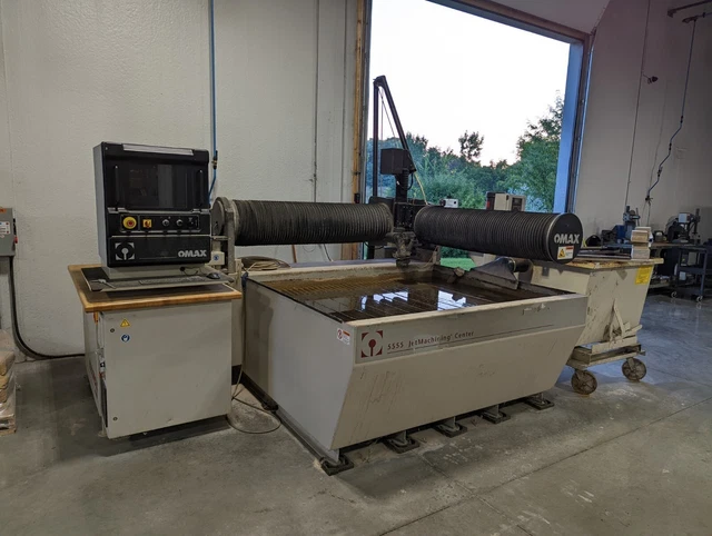 Used  CNC Omax 5555 Waterjet Cutting Machine 60,000 PSI 55"x55" Table