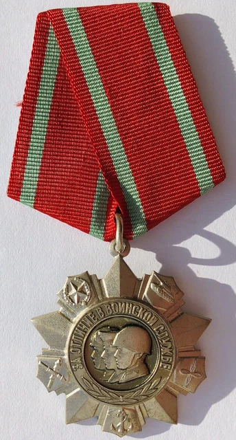 RUSSIA SOVIETICA RUSSA URSS PIN BADGE ORDINE Medaglia per la distinzione in...
