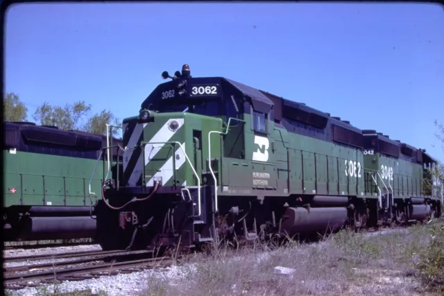 BN BURLINGTON NORTHERN 3062 IRVING, TX 1984 Kodachrome Train Slide