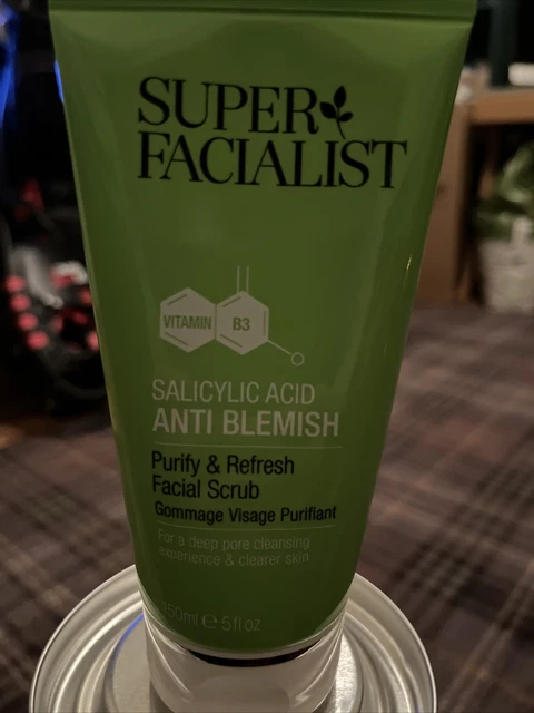 Scrub viso Super Facialist Acido Salicilico Antimacchie Purificante 150ml