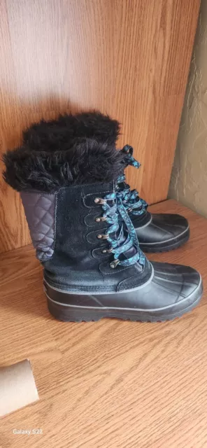 Khombu Ellie Black Winter Snow Boots - Women's Size 9