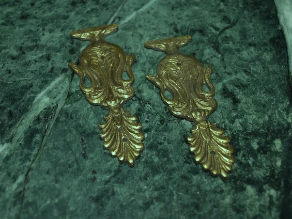 Belle Paire De Garnitures  Bronze Dore   Empire