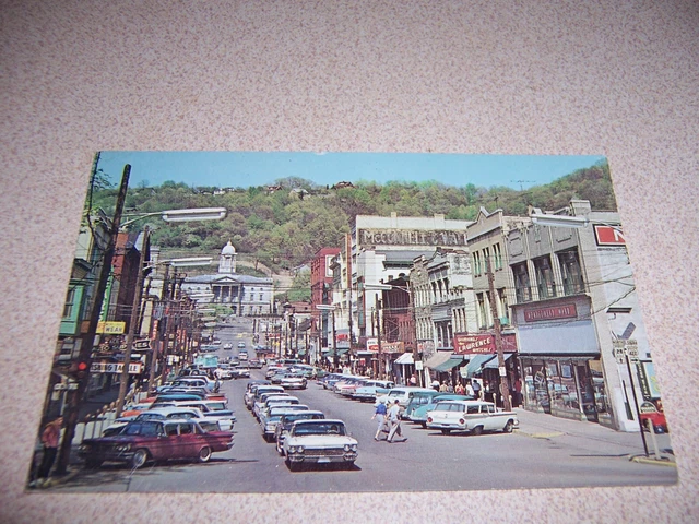 1960s MARKET STREET SCENE, DOWNTOWN KITTANNING PA. VTG POSTCARD