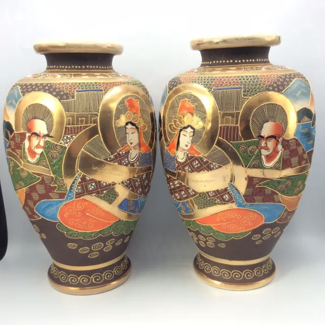 Paire de grands vases en faïence de Satsuma à décor émaillé japonais début XXème