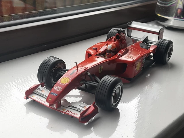 1/18 Michael Schumacher 2001 'Marlboro' Ferrari F2001