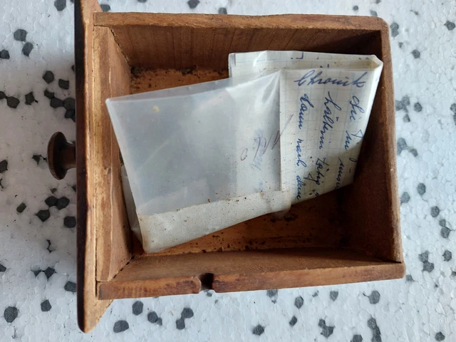 Peter Dienes Kaffeemühle antik mit Chronik 4