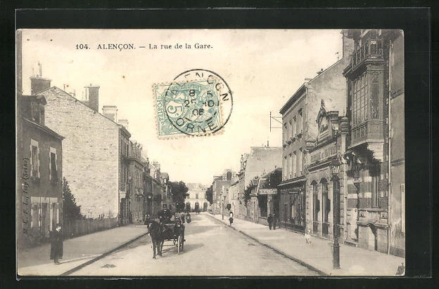 CPA Alencon, La rue de la Gare, vue de la rue 1906