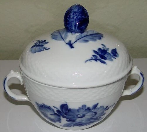Royal Copenhagen Blaue Blume Geflochten Zuckerdose No 8142