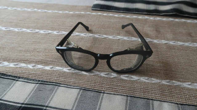 Antique American Optical Mesh Goggles Flexi-Fit Safety Glasses Steampunk 5 1/2