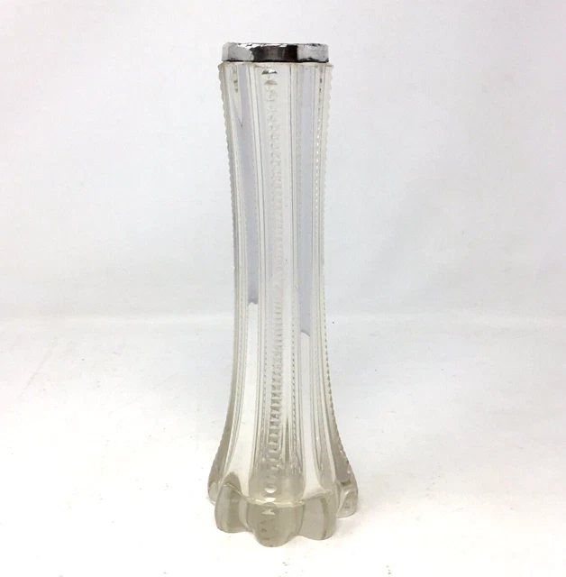 Vaso in vetro taglio antico con colletto d'argento Londra 1923