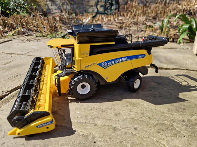Britains 43266 New Holland Big Square 1290 Plus Baler - 1:32 Scale